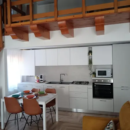 Aqua Alta Apartment
