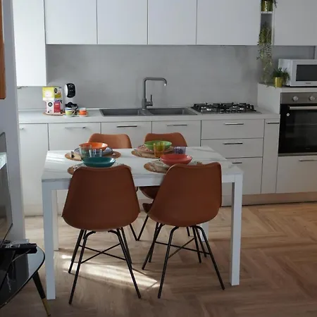 Aqua Alta Apartment